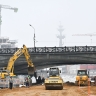 Пешеходный мост на Болотной набережной планируется достроить до конца года