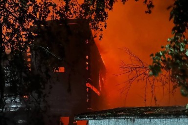 Крупный пожар в центре Архангельска: накануне вечером сгорел двухэтажный дом