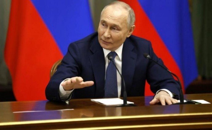 «Продают что угодно»: Путин призвал взяться за работу маркетплейсов