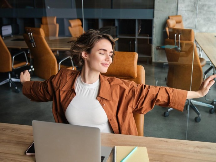 Регулярная гимнастика улучшает подвижность шеи и плеч — тренеры