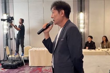 Вице-президент конкурса «Мисс Вселенная» извинился за унижение участницы и расплакался Вице-президент конкурса «Мисс Вселенная» извинился за унижение участницы и расплакался