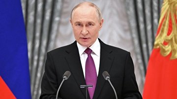 Путин пообещал продолжить  укрепление армии и флота