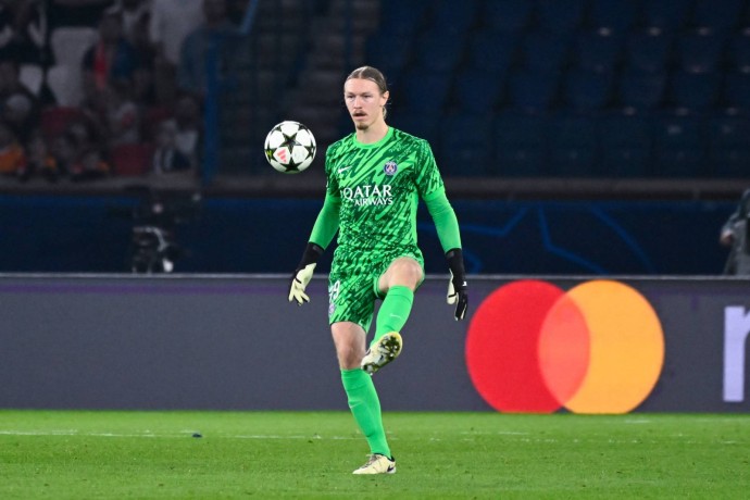 Экс-игрок ЦСКА: Если бы не травма, то Сафонов сейчас стал бы первым номером в «ПСЖ»