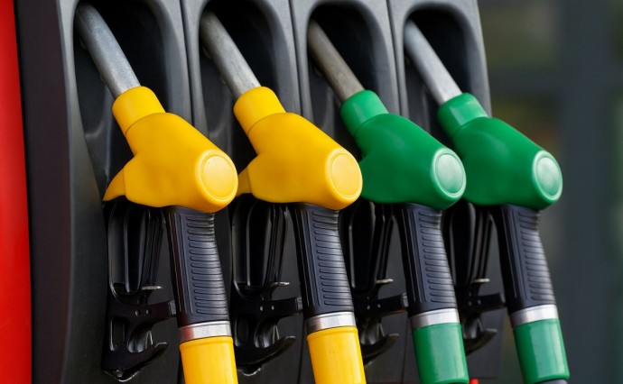 В России участились случаи с некачественным бензином: автомобили ломаются на ходу