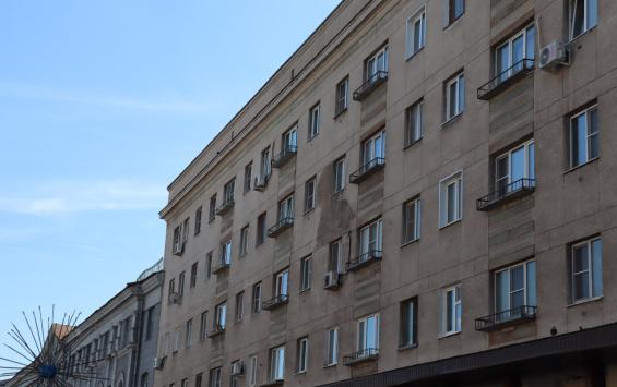 В Курске завершается ремонт фасадов домов на улице Ленина