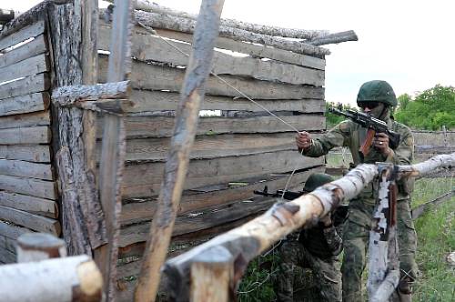 Военнослужащие Приамурья тренировались штурмовать здания