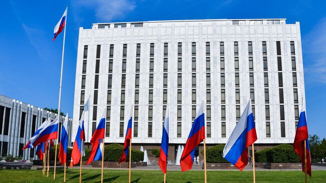 Консульство России в США выясняет обстоятельства задержания россиянок