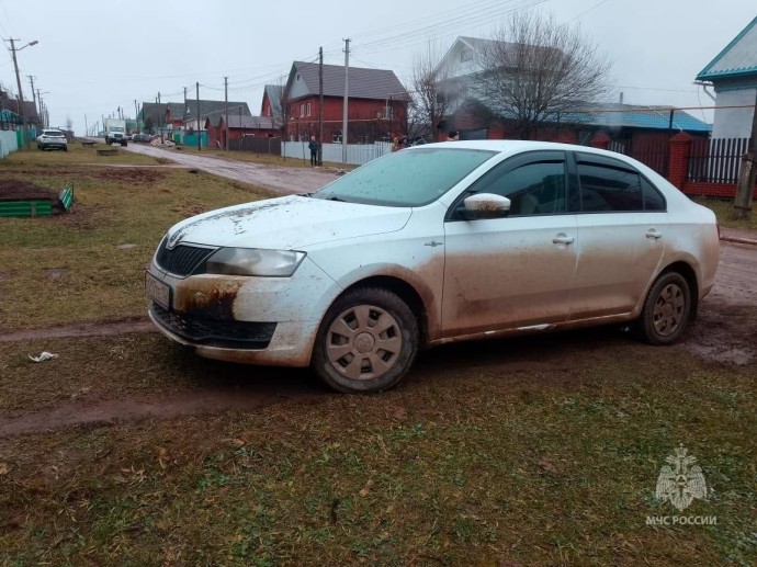 В Башкирии при пожаре в бане и гараже пострадала женщина