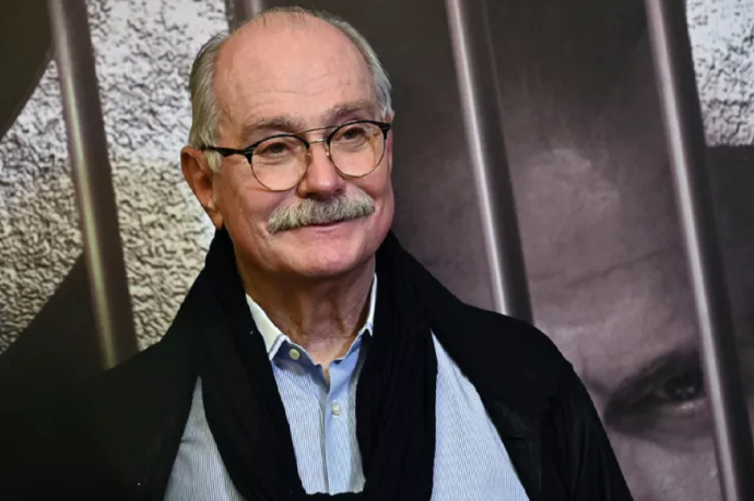 Михалков высказался против оживления умерших актеров с помощью ИИ Михалков высказался против оживления умерших актеров с помощью ИИ