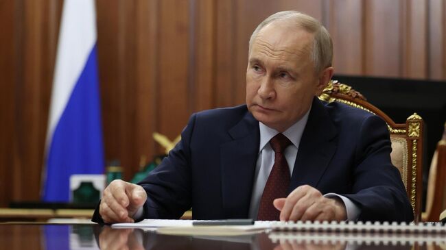 Путин проведет совещание с членами правительства