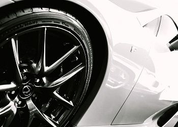 В Приамурье ищут водителя Lexus, бросившего место ДТП
