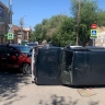 В Астрахани автомобиль протаранил иномарку и перевернулся
