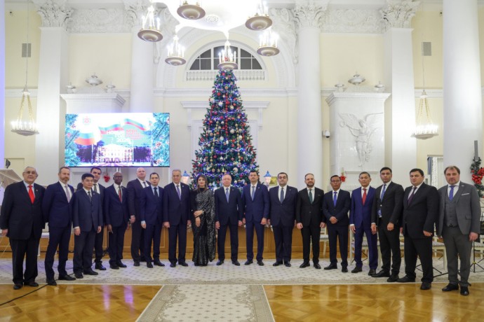 Александр Беглов: Петербург успешно развивает взаимовыгодное международное сотрудничество и открытый диалог со всеми, кто разделяет справедливые принципы многополярного мира Александр Беглов: Петербург успешно развивает взаимовыгодное международное сотрудничество и открытый диалог со всеми, кто разделяет справедливые принципы многополярного мира