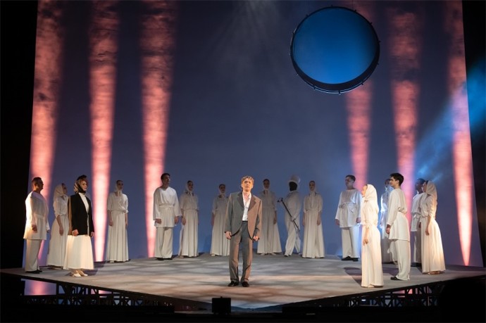 Знакомый наш Сергей Есенин?