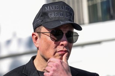 Маск ответил на новость об уходе с поста главы Tesla