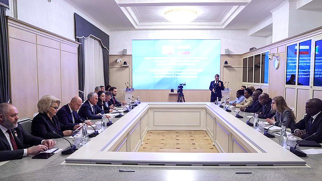 Вячеслав Володин и Желаз Даниэль Ндабирабе обсудили развитие межпарламентских отношений России и Бурунди Вячеслав Володин и Желаз Даниэль Ндабирабе обсудили развитие межпарламентских отношений России и Бурунди