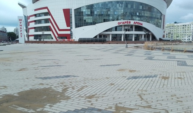 На площади Тысячелетия в Саранске продолжается монтаж брусчатки На площади Тысячелетия в Саранске продолжается монтаж брусчатки
