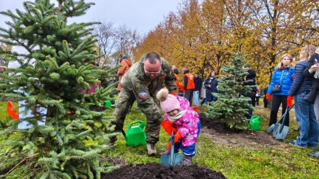 Участниками общегородского субботника в Петербурге стали более 150 тысяч человек