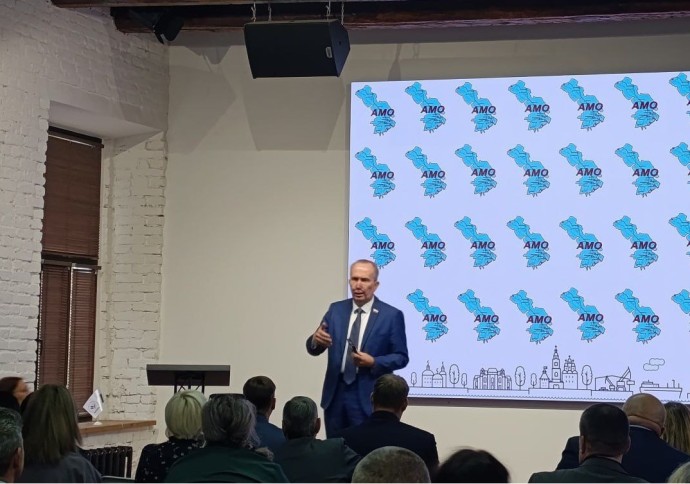 В Астрахани обсудили новый закон о местном самоуправлении В Астрахани обсудили новый закон о местном самоуправлении