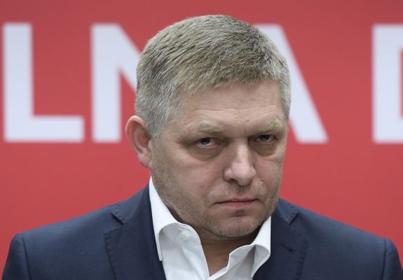 Всеми правдами: Фицо прибыл в Москву на 9 Мая несмотря на каверзы ЕС — видео