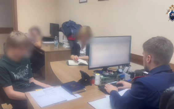 В Курске подростка, ворвавшегося в школу с молотком, будут судить по обвинению в попытке теракта В Курске подростка, ворвавшегося в школу с молотком, будут судить по обвинению в попытке теракта