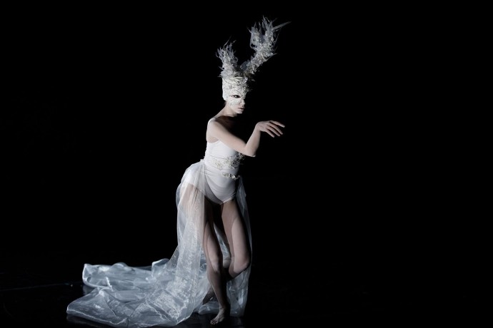 Стихи Высоцкого, союз художников, современный балет. Смотрим «Алису» Льюиса Кэрролла в трех театрах Москвы