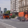 В Москве из-за жары коммунальные службы чаще поливают дороги
