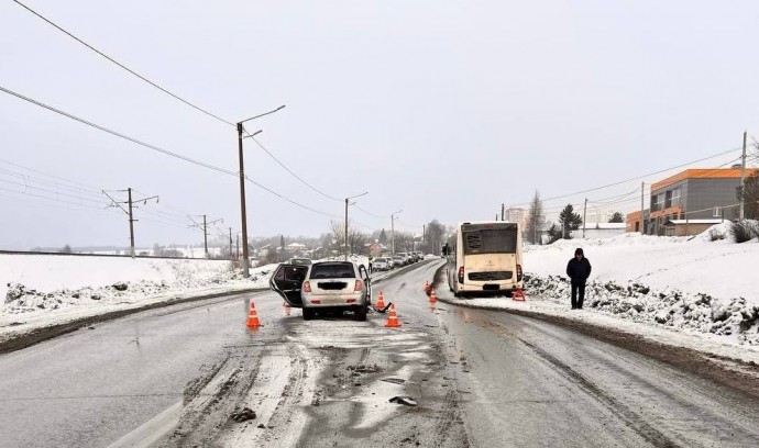 В Кирове произошло ДТП с участием автобуса: есть пострадавшие