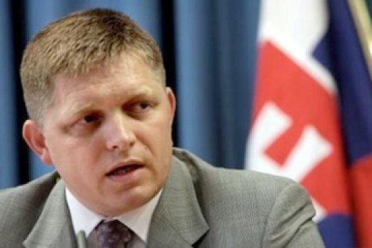 Фицо: Словакия готова наложить вето на запрет импорта энергоресурсов из РФ