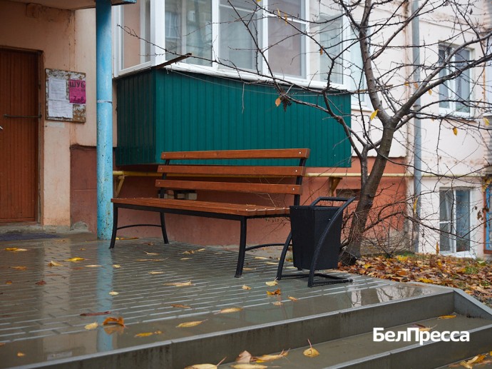 В Бирюче благоустроили дворовые территории шести домов