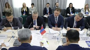 Алексей Оверчук провёл встречу с Первым вице-премьером, Министром экономики и развития Монголии Жадамбын Энхбаяром