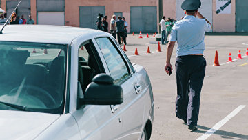 Суд подтвердил приговор экс-полицейскому за взятки на экзаменах по вождению