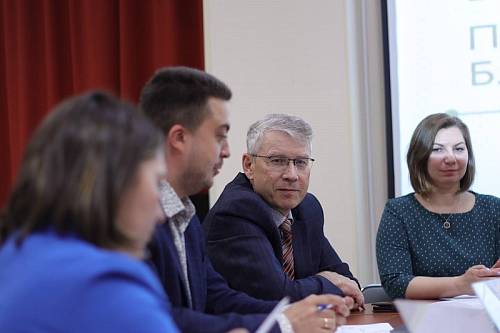 Благовещенские предприятия поделились опытом адаптации молодых специалистов