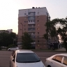 Фасад дома на 50 лет Октября продолжают преображать в Благовещенске