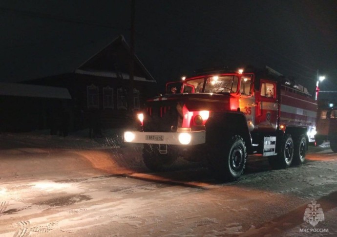 В Омутнинске при пожаре в жилом доме погиб человек