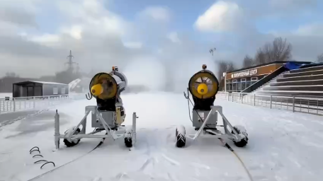 В парке 850-летия Москвы начались работы по оснежению лыжной трассы