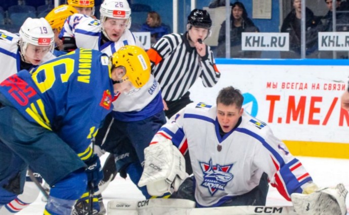 "Сахалинские Акулы" отправляются в Мытищи после победного дубля в Туле "Сахалинские Акулы" отправляются в Мытищи после победного дубля в Туле