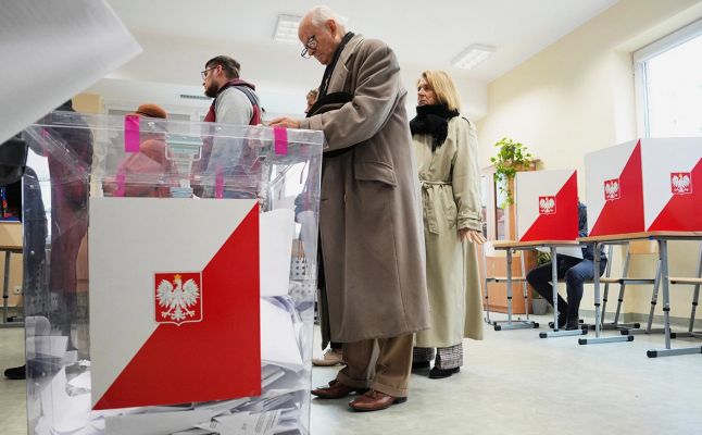 Ipsos: Навроцкий лидирует на выборах президента Польши