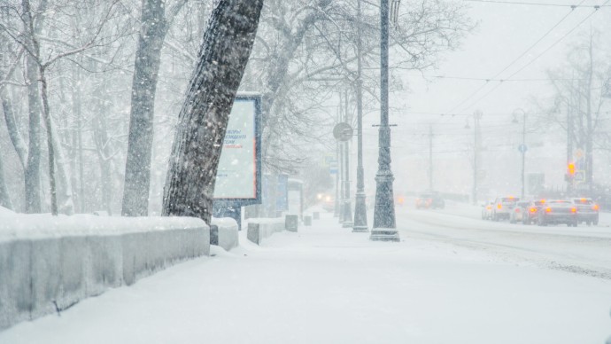 В Петербурге объявили «жёлтый» уровень опасности из-за снегопада и гололёда