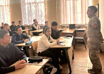 В Тынде ветеран СВО получил квалификацию при военкомате В Тынде ветеран СВО получил квалификацию при военкомате