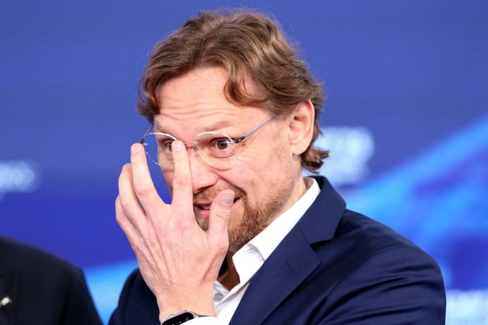 Эксперт: Сухой не удалил Карпина в первом тайме матча против «Зенита» Эксперт: Сухой не удалил Карпина в первом тайме матча против «Зенита»