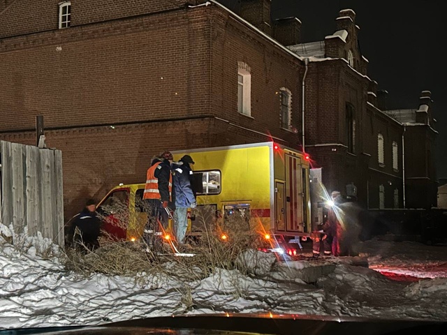 В Улан-Удэ устраняли протечку в теплоснабжении В Улан-Удэ устраняли протечку в теплоснабжении