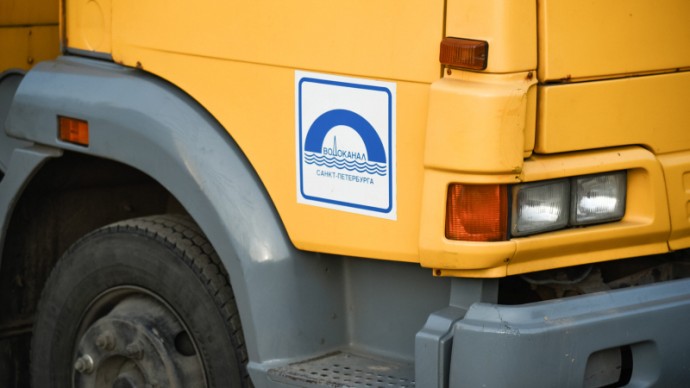 Утечка воды на Байконурской улице привела к отключению пяти домов от холодного водоснабжения Утечка воды на Байконурской улице привела к отключению пяти домов от холодного водоснабжения