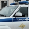 На севере Москвы мужчина напал на полицейского в служебном автомобиле