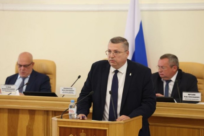 Денис Афанасьев отчитался о работе областного правительства перед депутатами