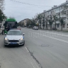 70-летняя пассажирка упала и травмировалась в автобусе в Южно-Сахалинске