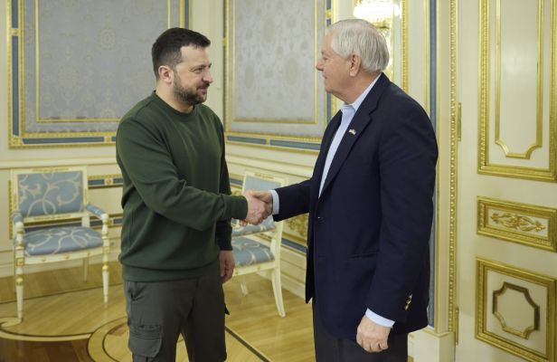 Свистать всех в Киев: украинское лобби поднимает голову