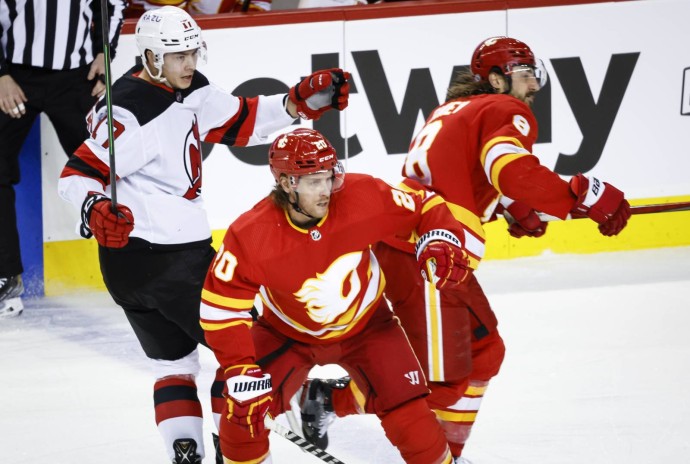 «Калгари» в гостях переиграл «Ванкувер» и одержал третью победу кряду