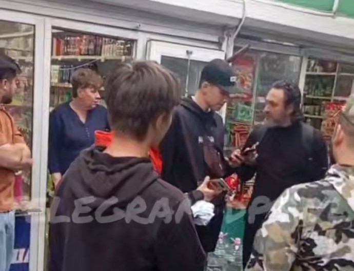 Малолетние мошенники обманывают продавцов на рынке Владивостока