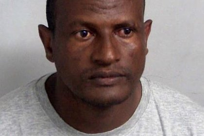 Изнасиловавшего 14-летнюю девочку преступника случайно выгнали из тюрьмы Изнасиловавшего 14-летнюю девочку преступника случайно выгнали из тюрьмы